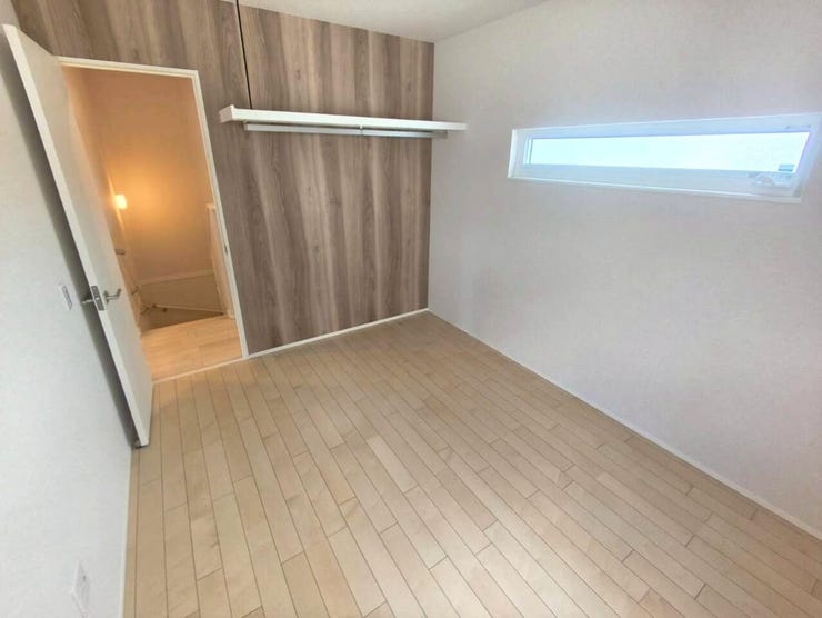 お掃除のしやすいフローリングの部屋です