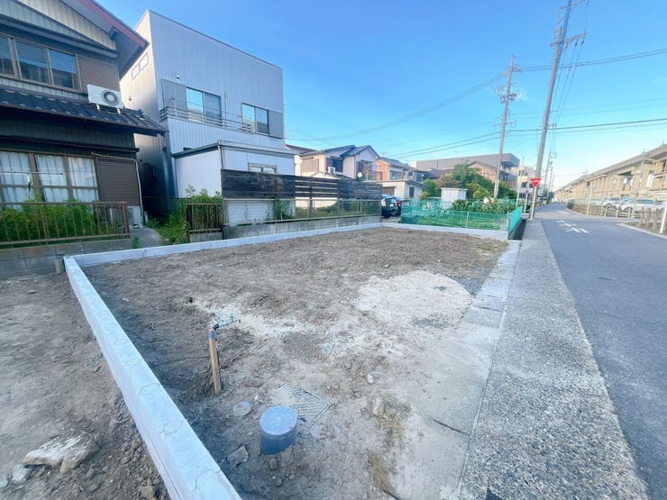 【通学しやすい立地】
山田小学校まで徒歩2分、山田中学校までは徒歩4分と通学時間が短くなることで、子どもたちの負担も軽減♪
送り迎えもしやすく、子育て世帯にとって嬉しい住環境が整っています!