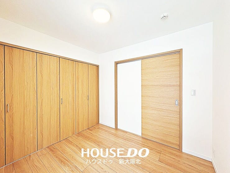 ■1階の洋室です!
■全居室収納付き!お部屋がスッキリ片付くだけでなく、新しく収納棚を買い足す必要がないので、初期費用が抑えられそうですね!