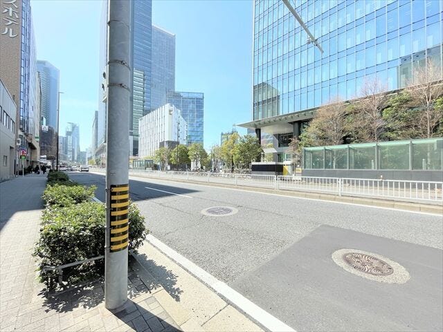 ●前面道路●歩道があるため、ベビーカーや自転車、お子様から高齢者まで安心して通行できます