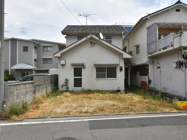 外観を西側より撮影