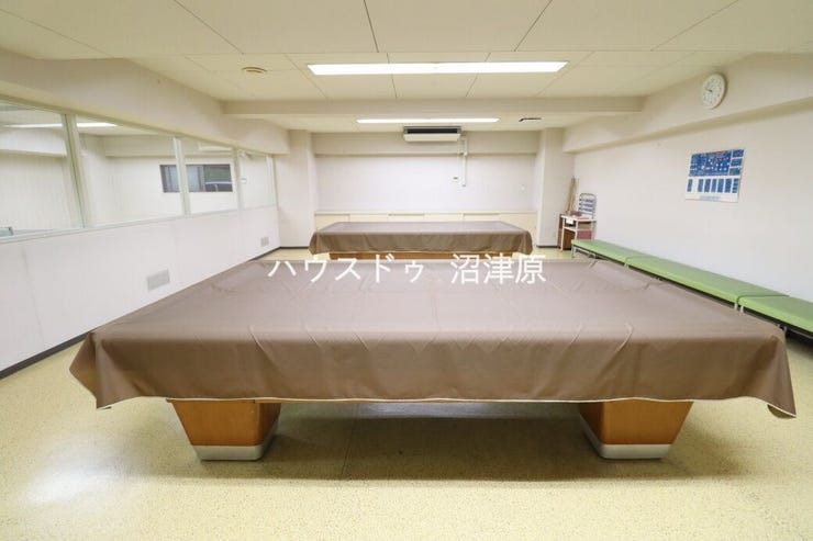 ビリヤード場
