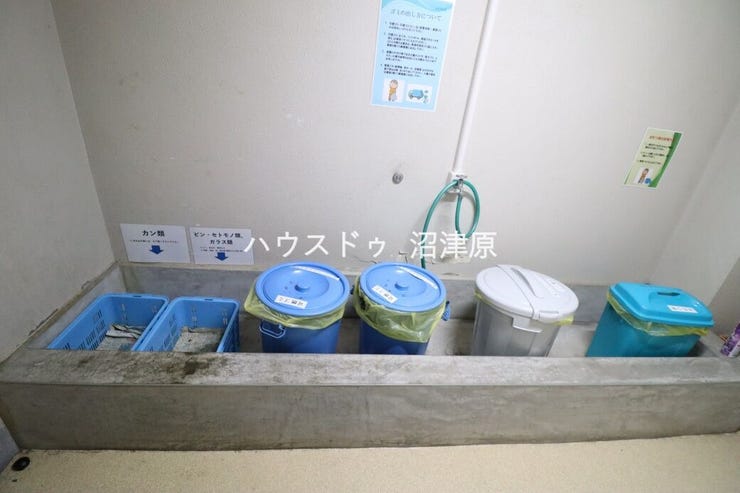 ごみ捨て室