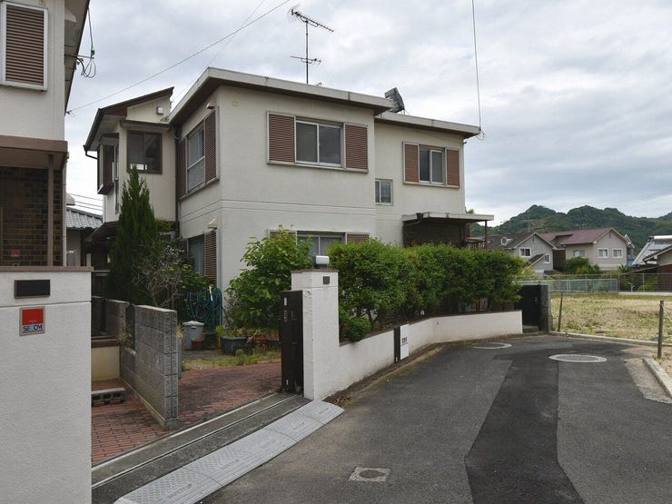 【外観】
外観を南東側より撮影