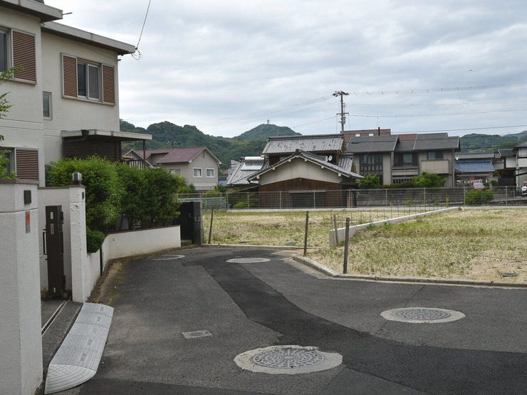 東側道路