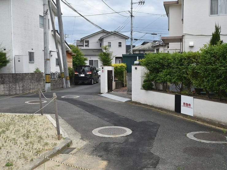 東側道路