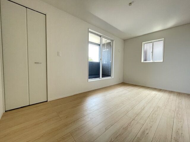 窓が2つあると風通しもよさそうですね。2面採光の洋室はお子様のお部屋にも最適です!