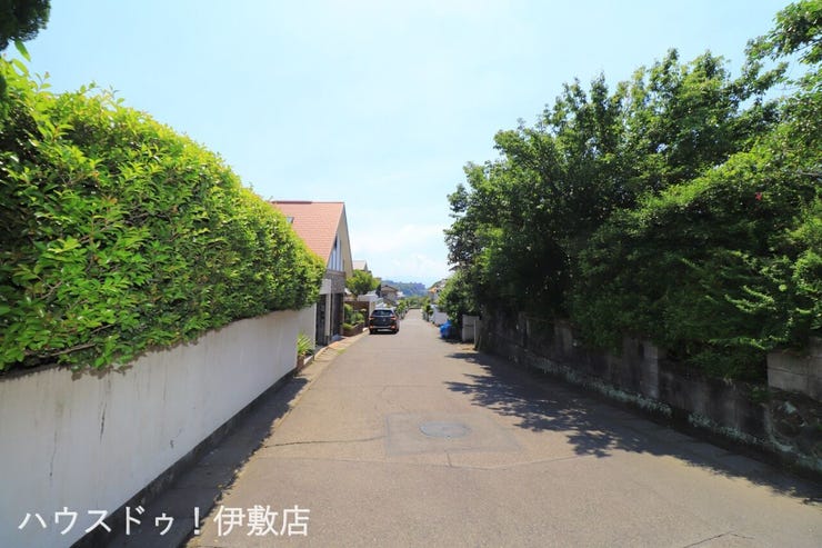【前面道路】
北側前面道路、東方面
交通量少なめです