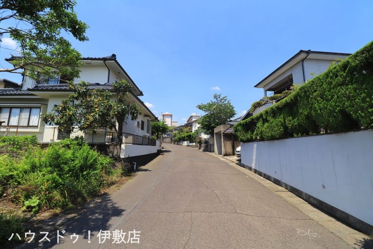 【前面道路】
北側前面道路、西方面
交通量少なめです