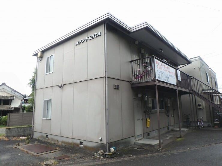 外観を北東側より撮影(雨天時)