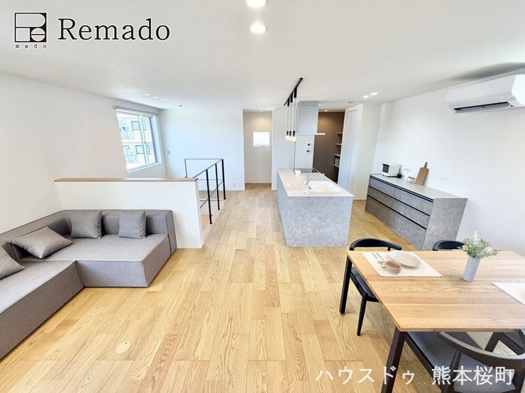 ■家族の笑顔が集う中心地■お気に入りの家具を迎え、窓からは心地の良い光が差し込みます。