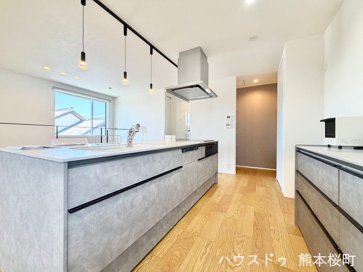 ■家族の「美味しい」が集まる舞台■高い機能性と美しいデザインを両立。料理する人も、待つ人も、笑顔になれる場所です。