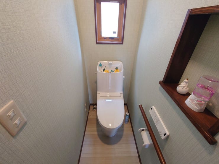 室内(2026年8月)撮影
◎本日案内可能◎
ニッチには芳香剤やトイレットペーパーのストックを置けて便利です!
