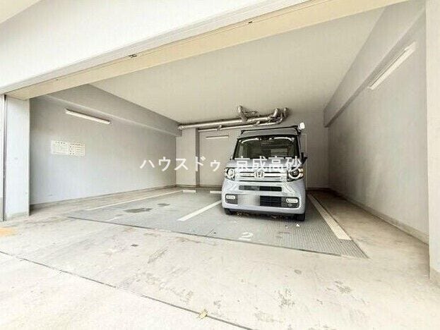 敷地内にある駐車スペースです。空き状況は、お気軽にお問合せください。