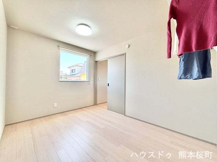 ■2階4.5帖洋室①■寝室、書斎、趣味の部屋。家族の成長やライフスタイルに合わせ、様々な使い方ができる快適な空間です。