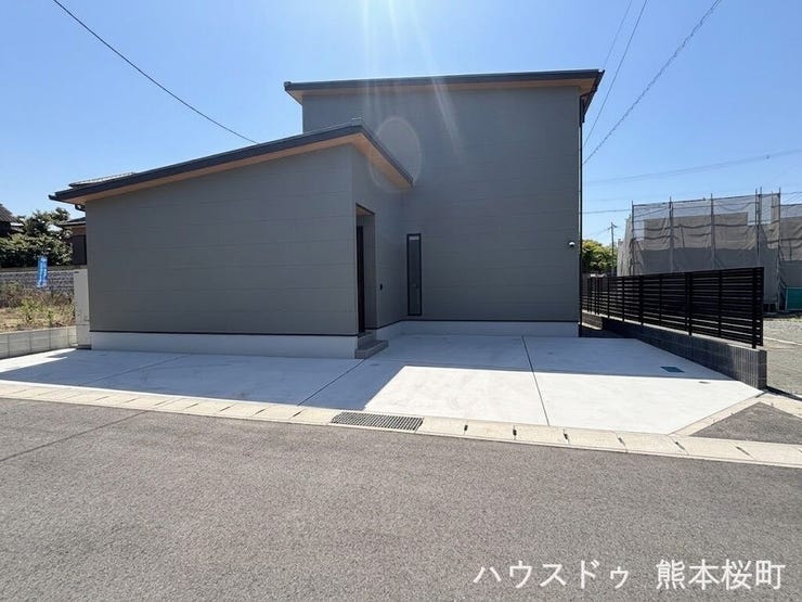 ■車と趣味の幅が広がる場所■単なる駐車スペースではない、洗車やタイヤ交換、DIYにも使える多目的な屋外スペースです。