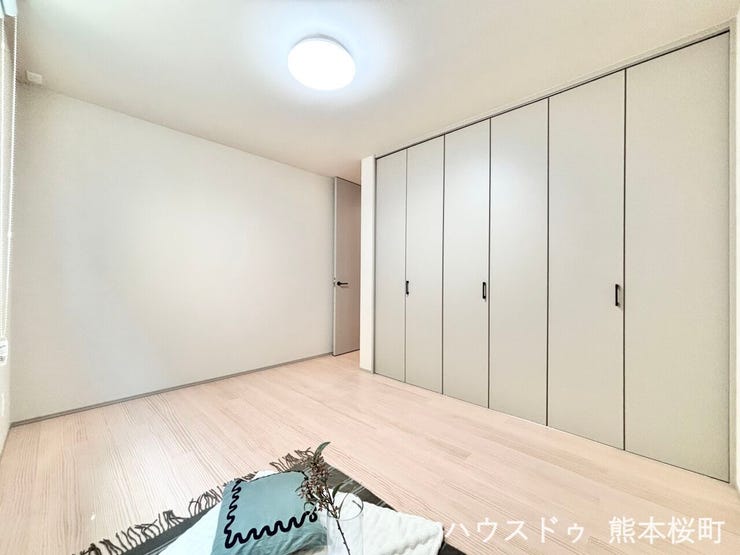 ■1階6.5帖洋室■心からリラックスできる静けさ、上質な眠りで、毎日をリセットします。明日への活力を養う空間です。