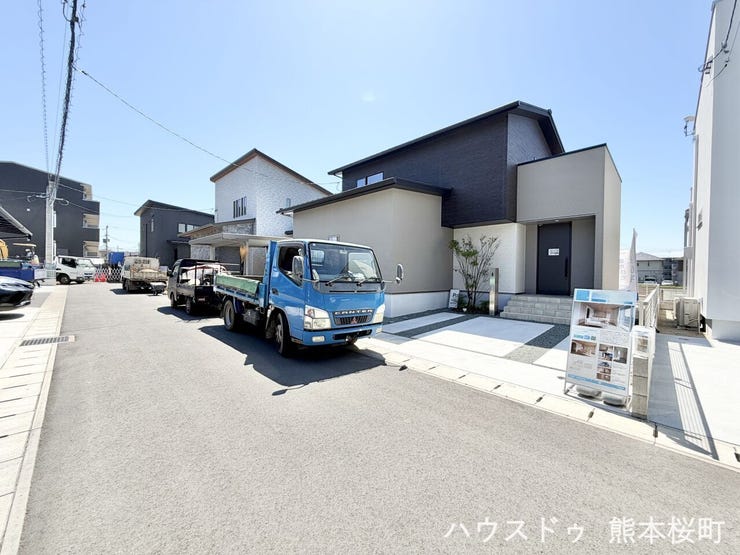 ■理想を叶える新しい暮らしの舞台■高いデザイン性と機能性を兼ね備えた住まい。ここで、家族の新しい物語が始まります。