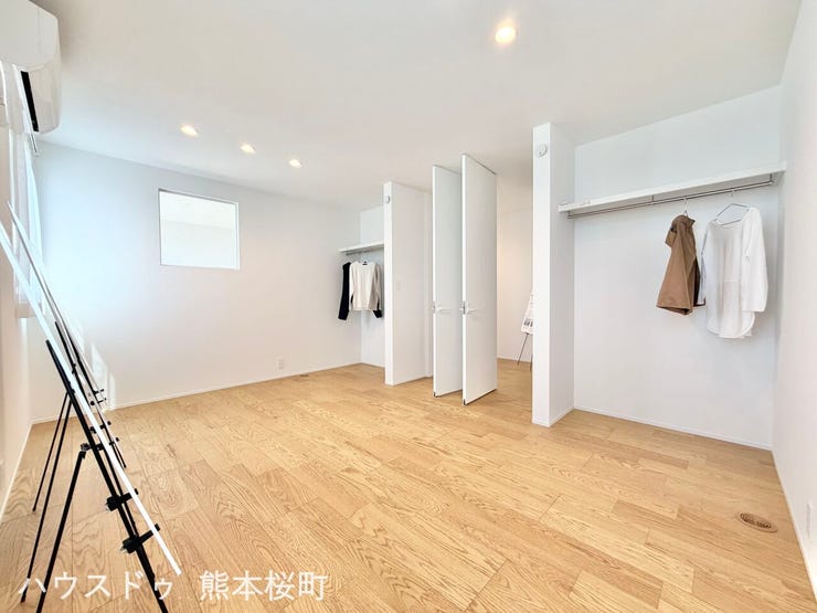 ■2階5帖+5帖洋室■寝室、書斎、趣味の部屋。家族の成長やライフスタイルに合わせ、様々な使い方ができる快適な空間です。