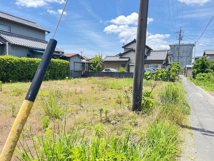 【appearance】
こちらの西側半分ほどは建築不可となっております。
