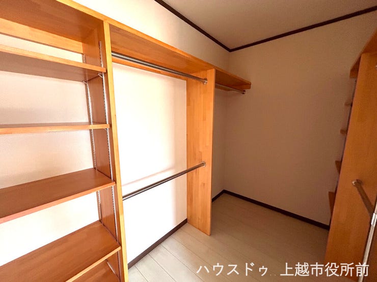 2階:洋室8帖 収納