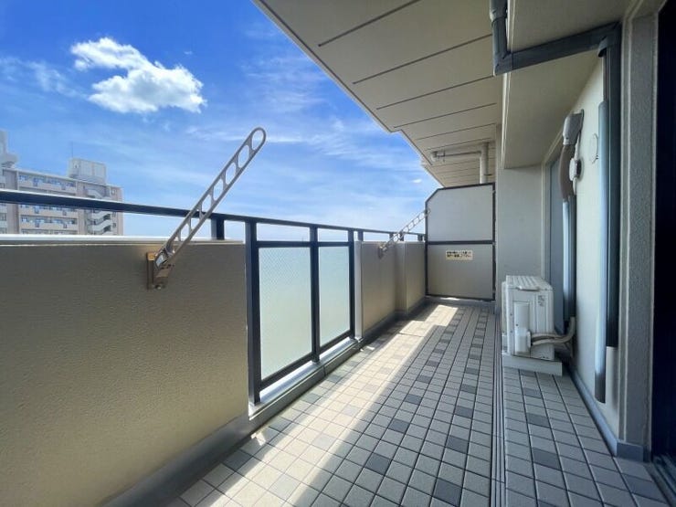 【balcony】
南バルコニーで毎日のお洗濯も楽々快適♪