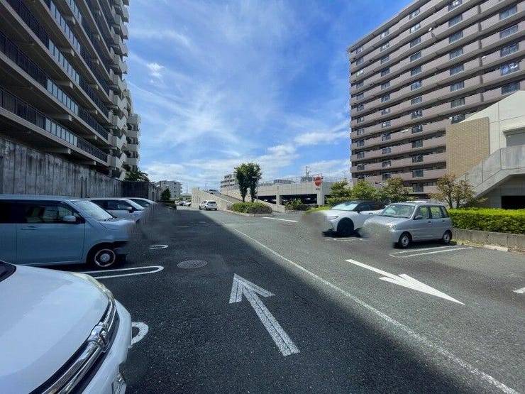 【parking space】
ゆったりした駐車場♪安心して停めれます♪