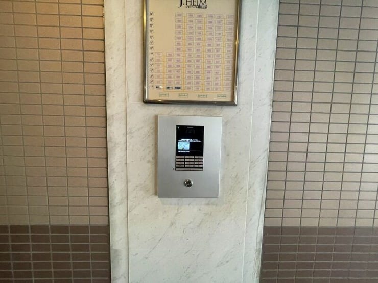 【lobby】
エントランスです。
オートロック付きで防犯面も安心です。
