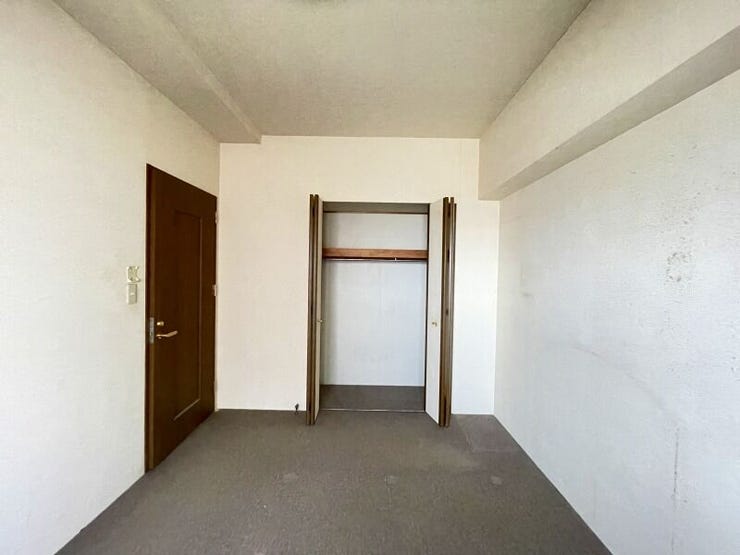 【private room】
約7帖洋室です。
ご夫婦お二人のプライベートシーンを演出する、やすらぎとくつろぎの空間です。