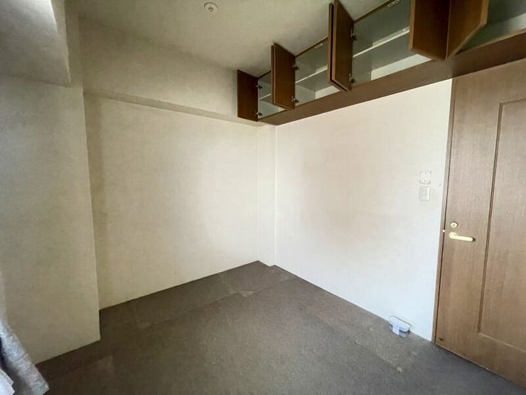 【private room】
約5.5帖洋室です。
収納スペースあり、多目的に御利用可能です。