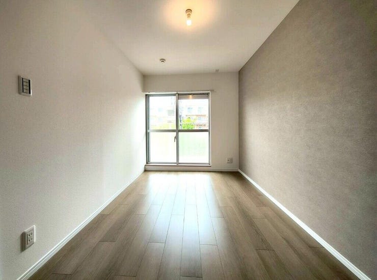 【Bedroom】ナチュラルな内装で、リラックスできる空間。寝室や書斎にも最適です。