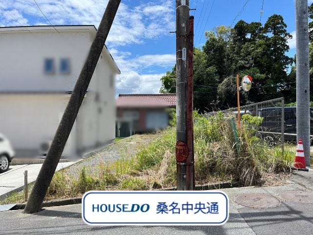 【外観写真】
閑静な住宅地、桑名市北別所にある奥行きのあるお土地です。建築プランが広がりますね。
