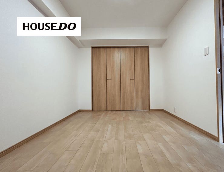 収納付きでお部屋をすっきり使える洋室。ベッドやデスクも配置しやすい広さです。