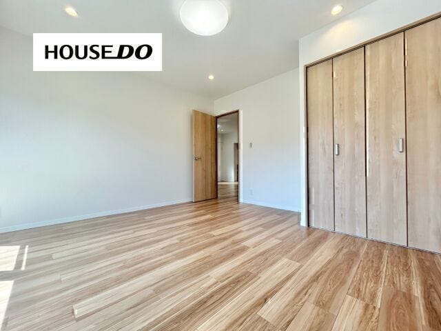 収納付きで居室空間を広く使いやすいお部屋。すっきり整った暮らしを実現しやすい設計です。
