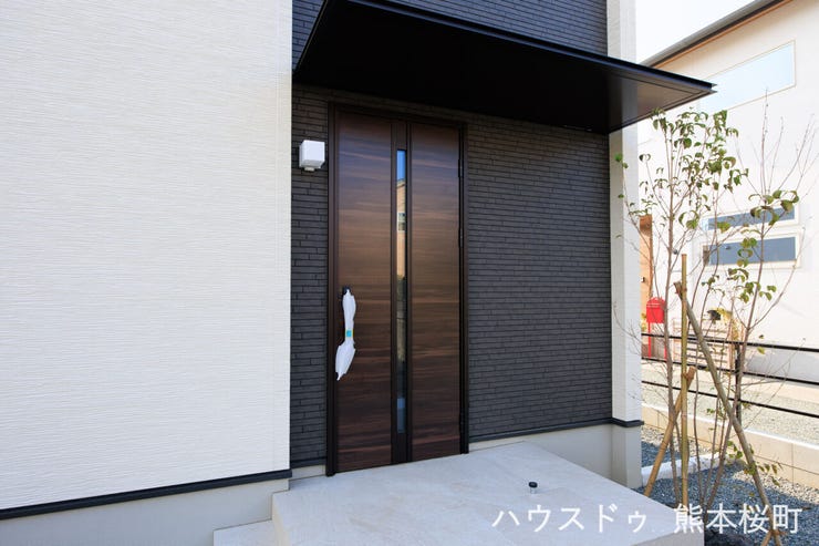 ■「ただいま」の安堵をくれる場所■訪れる人を迎え入れ、帰るたびにホッと一息つける、明るく機能的なエントランス。