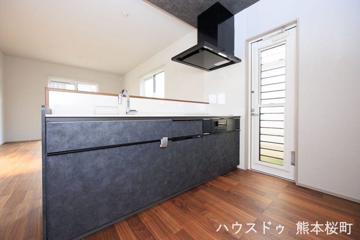 ■家族の「美味しい」が集まる舞台■高い機能性と美しいデザインを両立。料理する人も、待つ人も、笑顔になれる場所です。