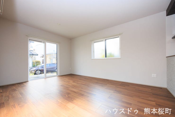 ■安らぎと笑顔の中心地■陽光が優しく降り注ぎ、会話が自然と弾む。ここでは、毎日が特別な時間へと変わります。