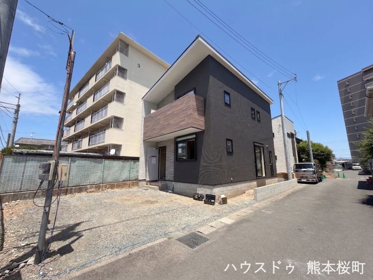 ■車と趣味の幅が広がる場所■単なる駐車スペースではない、洗車やタイヤ交換、DIYにも使える多目的な屋外スペースです。