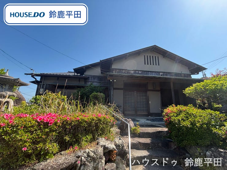【外観】
泊山小学校/南中学校エリアの8DKです。四日市あすなろうの追分駅や泊駅まで徒歩10分、また三重交通バスの山崎町までは徒歩約5分なので交通の便がいいのが特徴です。
(2026年5月15日 撮影)