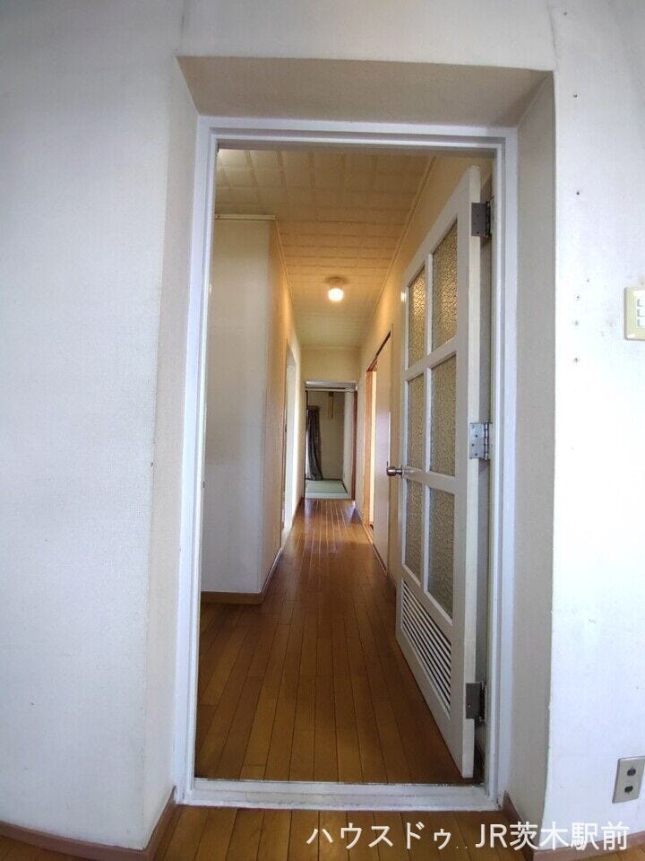 各部屋に繋がる廊下になります♪
