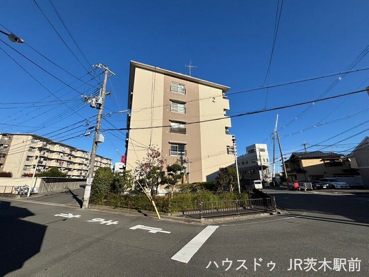 周りの道は広いので安心です♪