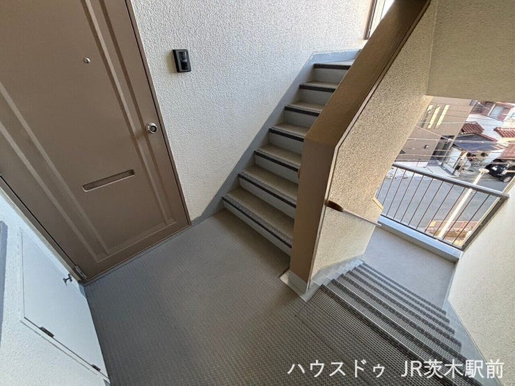 手すりが付いてます♪