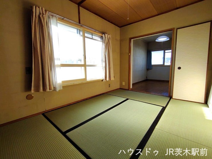 6帖の和室は、10帖のLDKと繋がっているので広々と使えます♪