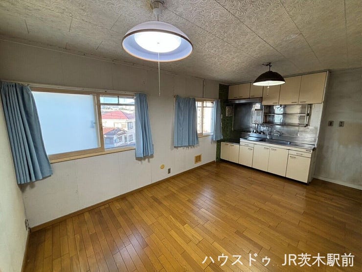 【リビング】
広々とした10帖のLDK♪