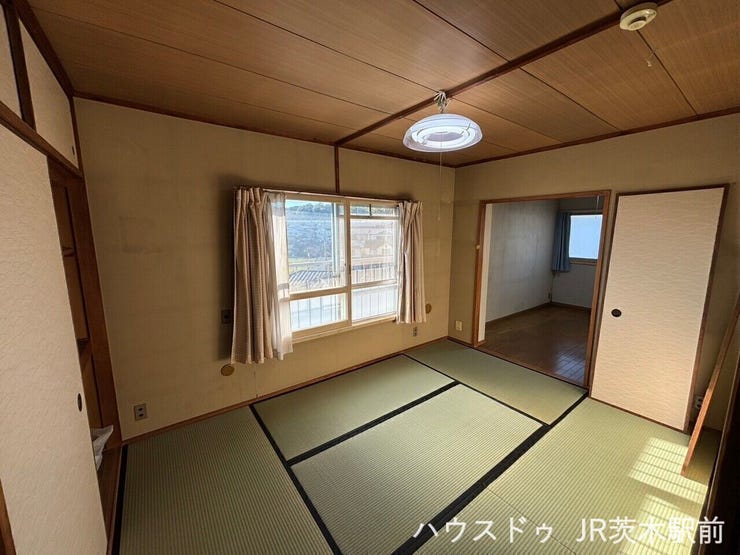 窓付きの6帖の和室♪
