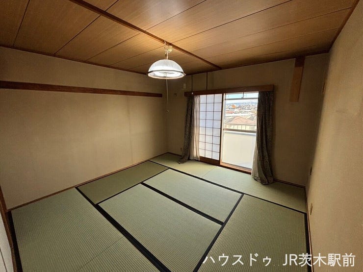 こちらの和室もバルコニーに繋がっています♪8帖有ります♪