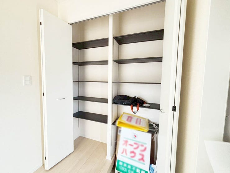 【駐車場3台以上】ディンプルキー♪モニター付きインターホン♪火災報知器♪小学校まで徒歩5分圏内♪