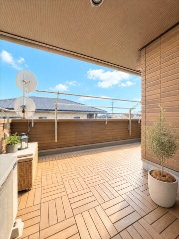 広さのあるバルコニーで洗濯物もたっぷり干せます。
日々の家事が快適に。