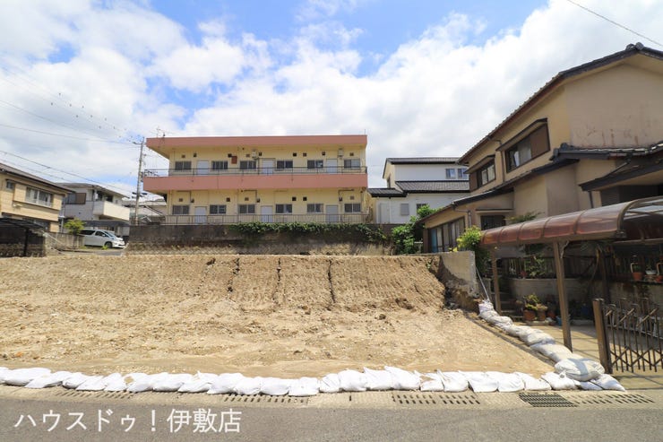 【外観】
【外観写真】
・坂元台小学校まで徒歩7分
・タイヨー玉里団地店まで徒歩7分
・周辺にコンビニ、スーパー、教育施設等あり住環境良好