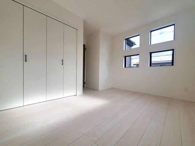 【Bedroom】ベッドとデスクを置いてもゆとりのある、使い勝手の良い広さの洋室です。